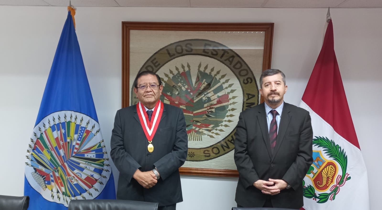 Jorge Luis Salas Arenas, Presidente del  Jurado Nacional de Elecciones   visito la Sede de la  OEA en Lima. Sostuvo una reunión con el Representante Miguel Angel Trinidad para informar sobre el actual proceso electoral para autoridades regionales y municipales en 2022.